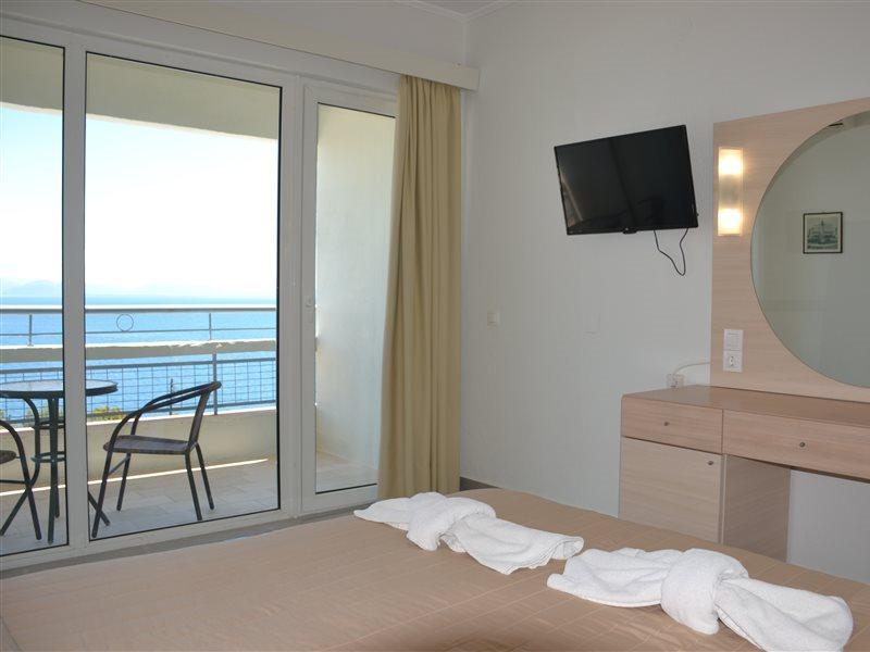 Alexandros Hotel Perama  Bagian luar foto