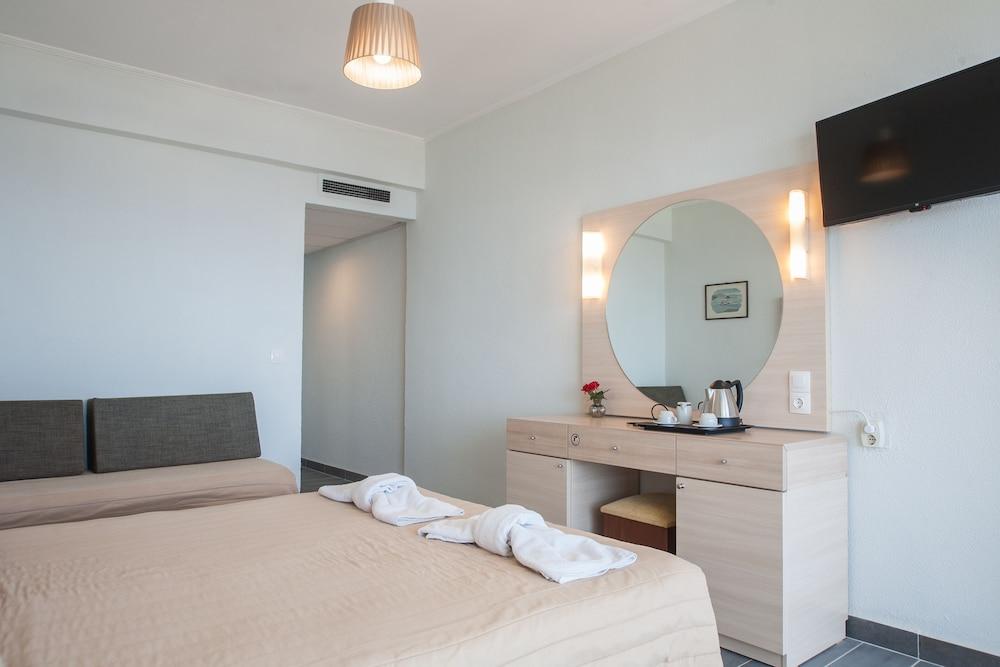 Alexandros Hotel Perama  Bagian luar foto