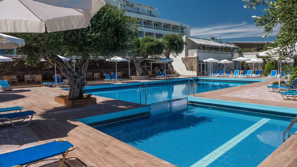 Alexandros Hotel Perama  Bagian luar foto
