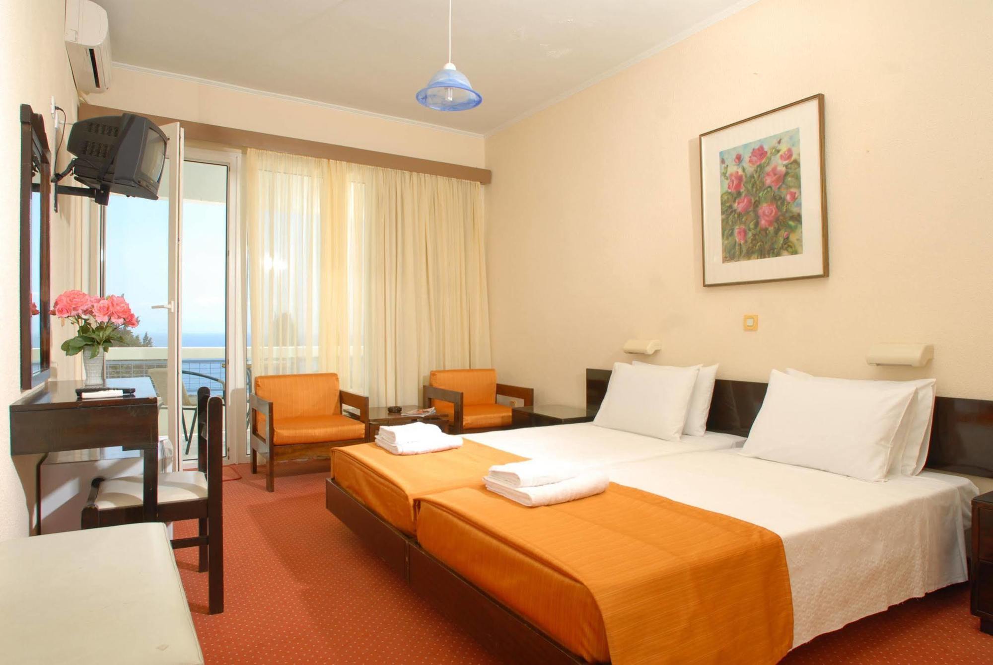 Alexandros Hotel Perama  Bagian luar foto